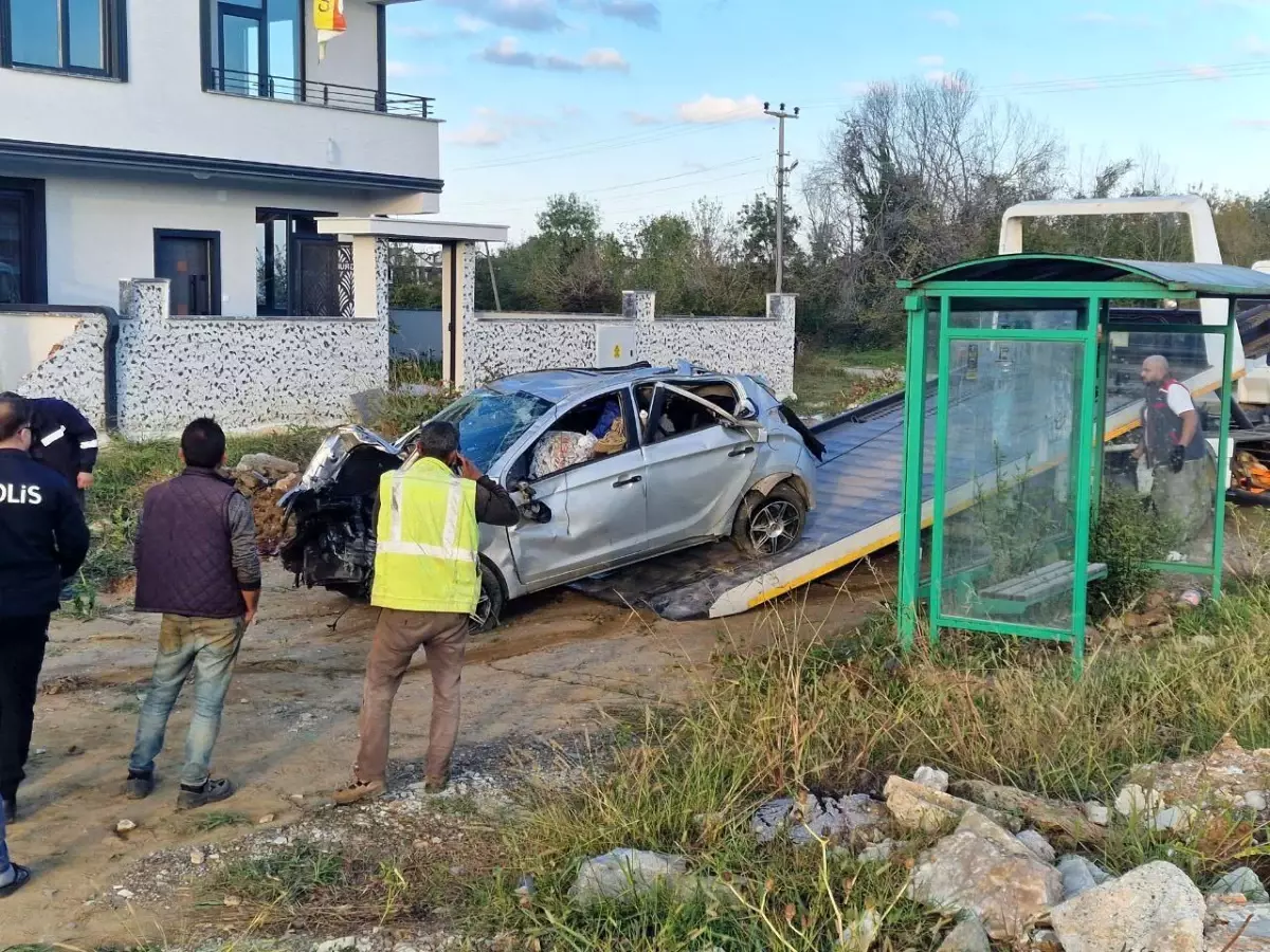 Sakarya’da Trafik Kazası: 3 Yaralı