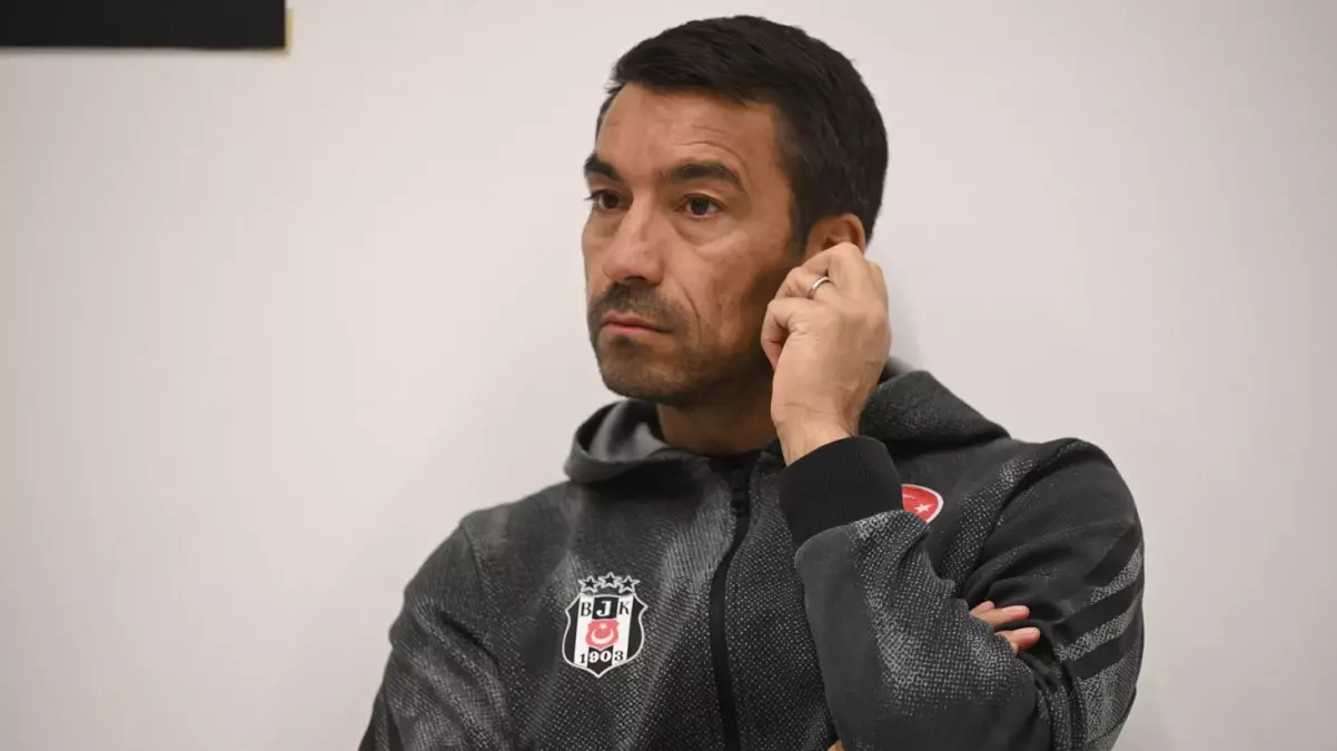 Antrenmana çıkmadı: Beşiktaş’ta Van Bronckhorst ile yollar ayrılıyor