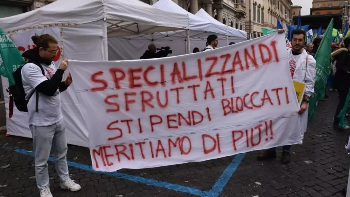 İtalya’da Sağlık Çalışanları Greve Gitti