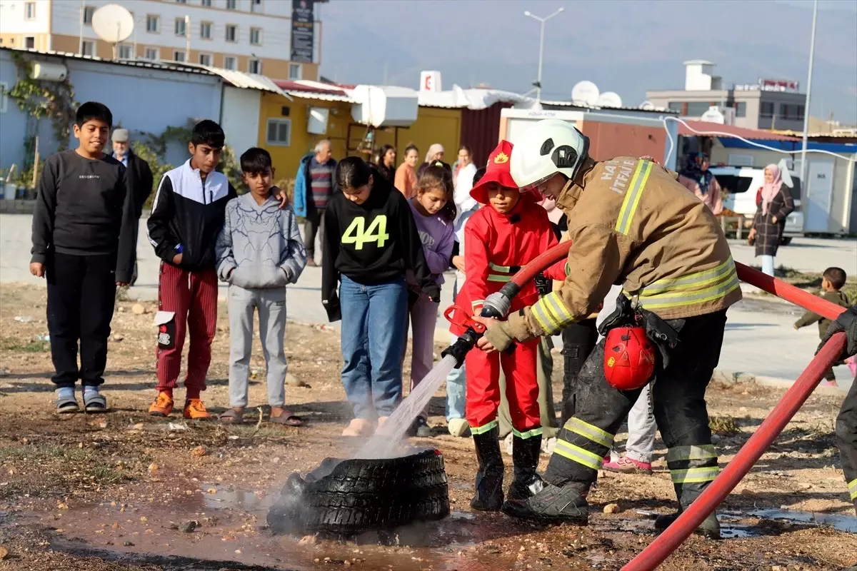 Depremzede Çocuğun İtfaiyeci Hayali Gerçekleşti