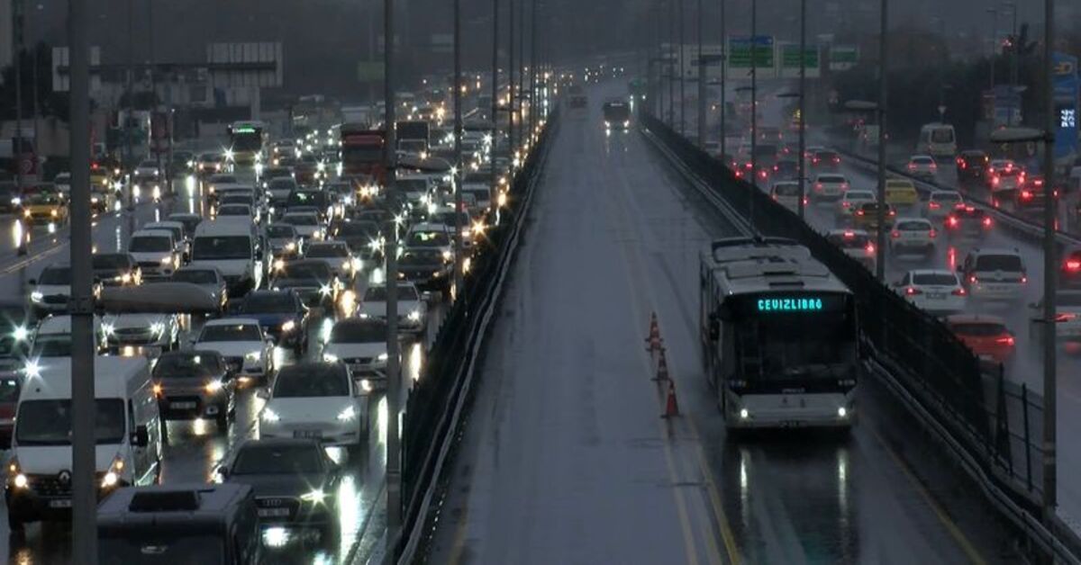 İstanbul’da yağmur trafiği!